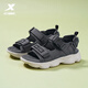 特步?jīng)鲂锌钕募拘驴钌碁┬竦自龈吣g(shù)貼休閑運動涼拖鞋男鞋涉水鞋 木炭灰-男 42