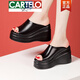 卡帝樂鱷魚（CARTELO）高檔高跟坡跟涼拖鞋女真皮2025夏松糕厚底防水臺魚嘴大碼外穿一字 黑色 37