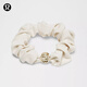 lululemon丨Uplifting 女士帶徽標(biāo)發(fā)圈 LW9FKMS 淺象牙白 O/S