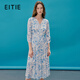 愛(ài)特愛(ài)（EITIE）清新度假風(fēng)印花連衣裙V領(lǐng)桑蠶絲飄逸高端女裙夏季新款7407157 亮藍色36 L 165