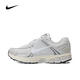 耐克【滔搏運動】NIKE男子NIKE ZOOM VOMERO 5板鞋/復(fù)刻鞋 HF0731-007 42