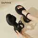 達(dá)芙妮（DAPHNE）涼鞋女外穿2024夏季新款仙女風(fēng)露趾百搭厚底女鞋一字帶軟底沙灘鞋 黑色 跟高5.5cm 37 (235mm) 標(biāo)準(zhǔn)碼