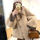 妙奕嘉仿羊羔絨外套女士秋冬季小香風(fēng)高級感皮毛一體2025新款小個(gè)子棉服 奶茶色圓領(lǐng)毛絨寬松外套 均碼 【建議120斤內】