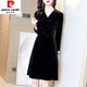 皮爾卡丹（pierre cardin）高級(jí)感端金絲絨連衣裙女裝2025新款春秋季洋氣質(zhì)V領(lǐng)打底小黑裙子 黑色 XL 【建議115-130】