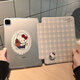 漫小亨2025新款iPadPro11英寸保護套ipad11/10代保護殼帶筆槽Air6/7平板電腦套air4/5亞克力防彎硬殼 【格紋KT貓Sw】無(wú)筆槽 ipad Air4/5/6/7 通用