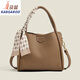 袋鼠（KANGAROO）今年流行菜籃子手提包包女2026新款軟皮水桶包通勤百搭單肩斜挎包 奶茶色 22cm*11cm*18cm