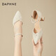 達芙妮（DAPHNE）包頭涼鞋女粗跟夏季新款法式一字帶單鞋名媛高跟鞋 米白色 6cm 35 (225mm) 標準碼