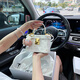 酷奇袋鼠（KUQIDAISHU）輕奢品牌小眾設計感壓花小方包包女2025七夕百搭手提盒白色  禮盒包裝