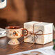 SUCCOHOMEWARE可愛(ài)奶油風(fēng)咖啡杯復古高腳陶瓷馬克杯送閨蜜生日禮物新婚伴手禮盒 暖棕小貍咖啡杯(禮品包裝)