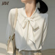JZDZ設計感小眾蝴蝶結大碼緞面白襯衫女春秋2025新款職業(yè)雪紡純色上 白色V領(lǐng) M 【95-110斤】