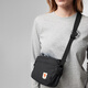 FJALLRAVEN北極狐時尚日常運動戶外單肩包斜挎腰包23227-550黑色3L