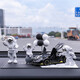 獨(dú)攬星河汽車香水?dāng)[件太陽(yáng)能車載香薰直升飛機(jī)創(chuàng)意車內(nèi)裝飾擺件臨時(shí)停車牌 太空人+大白墊+蘭博車模+氣球