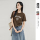 對白藝術(shù)畫(huà)作聯(lián)名復古字母印花短袖T恤女2026夏新款休閑圓領(lǐng)上衣 棕咖色 L