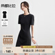 尚都比拉后中隱形拉鏈簡(jiǎn)潔圓領(lǐng)短袖連衣裙女夏季都市通勤氣質(zhì)短款小黑裙