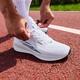 耐克男子公路專業(yè)跑步鞋秋季透氣官方NIKE DOWNSHIFTER 13 FD6454 102白/金屬銀/灰石板藍(lán)/塵光子色 42