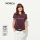 MO&Co.T恤2025夏新品抗菌防螨短袖圓領(lǐng)簡(jiǎn)法印花做舊褪色棉質(zhì)MBE2TEET18 酒紅色 M /165