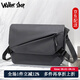 Walker Shop斜挎包男士單肩包大容量休閑包包2025新款戶(hù)外運(yùn)動(dòng)背包男時(shí)尚男包 灰色【30*8*21CM】