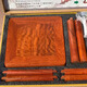 緬花實木富貴凳 木質(zhì)工藝品手工打磨全部大料開板搭配錦盒包裝 。 精品緬甸花梨凳28*28*26厘米