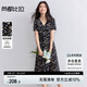 尚都比拉斜搭V領防走光暗扣腰部褶皺短袖印花雪紡連衣裙女夏收腰顯瘦裙子