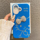 小莓介ins風(fēng)鏤空線(xiàn)條Kitty貓適用蘋(píng)果16promax手機殼iphone15立體滿(mǎn)鉆蝴蝶結14pm女13小眾高級感16保護套 藍底-鏤空線(xiàn)條KT貓+銀鉆蝴蝶結 iPhone 14 Pro