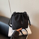 布燃夏天休閑百搭抽繩牛津布水桶包包女2026七夕小眾文藝斜挎包手機包 黑色