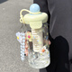 USER JOY夏季新款玻璃杯大容量吸管杯水杯帶提繩女生高顏值家用可愛(ài)水杯子 綠色720ML+花朵掛件[ 帶茶隔] 杯+小花貼[主圖款]