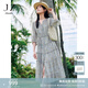 玖姿·安娜蔻優(yōu)雅民族風(fēng)多層雪紡蛋糕裙收腰連衣裙女2025夏季新款 花紋藍(lán)色 M