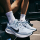 耐克（NIKE）男鞋跑步鞋 2025秋季新款低幫公路跑鞋舒適緩震輕便鞋休閑運動鞋 【厚底緩震】幻影灰藍/曬圖-10 40.5 (內長255mm)