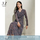 玖姿·安娜蔻優(yōu)雅淑女風(fēng)浪漫碎花V領(lǐng)紗羅收腰連衣裙女2025春季新款 花深紫 S