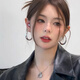 伊燦冷淡風(fēng)銀色顯臉瘦耳環(huán)女2025新款爆款個(gè)性耳圈夸張氣質(zhì)高級(jí)感耳飾 冷淡風(fēng)銀色顯臉瘦耳環(huán)