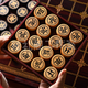 象棋實(shí)木帶棋盤(pán)紫光檀黃楊木雙拼鑲嵌中國象棋套裝棋盤(pán)高檔禮盒裝 48黃楊木紫光檀雙拼鑲嵌+血檀實(shí)木棋盤(pán)