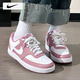 耐克（NIKE）女鞋 2025秋季新款運動(dòng)鞋COURT時(shí)尚簡(jiǎn)版空軍休閑鞋低幫耐克板鞋女 簡(jiǎn)版空軍-櫻花粉/熱銷(xiāo)款/曬圖退10 37.5 （內長(cháng)235mm）