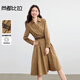 尚都比拉復古風(fēng)長(cháng)袖V領(lǐng)絨感連衣裙女秋季工字褶襯衫裙撞色皮帶收腰中長(cháng)裙