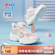 特步（XTEP）兒童童鞋女童小童透氣網(wǎng)革旋轉扣休閑鞋 水粉色/微波藍 32