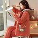 歌百夢(mèng)湖南省服 秋冬新款珊瑚絨加厚睡衣女連帽可愛(ài)情侶款三層夾棉法蘭 橘紅口袋熊 8809 XL 建議119-130斤
