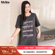 MsShe【天絲棉閃粉字母印花長(cháng)款短袖T恤】加大碼女裝2025夏裝胖mm A款-深灰色現貨 4XL
