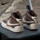耐克（NIKE）男鞋 2025新款冬季運動(dòng)鞋復古時(shí)尚中幫板鞋耐磨舒適保暖休閑鞋子 巴洛克棕/淺骨色/貂棕-200 42 鞋內長(cháng)26.5cm