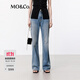 MO&Co.牛仔褲經(jīng)典洗磨貓須棉質(zhì)中低腰精裁修長(cháng)及地微喇褲摩安珂 牛仔藍色 S /S