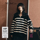 MO&Co.【美麗諾羊毛】 原創(chuàng  )LOGO條紋毛衣翻領(lǐng)上衣女拉鏈毛衣針織衫 黑白條色-第2批 M 165