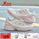 特步女子跑步鞋運動(dòng)鞋冬季新款網(wǎng)面透氣輕便減震休閑跑鞋粉色