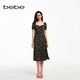 bebe  夏季新款中長(cháng)款碎花印花心形領(lǐng)泡泡袖連衣裙250037 花黑 XS