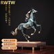 RWTW馬到成功高端銅馬年擺件領(lǐng)導辦公室客廳博古架柜子裝飾送開(kāi)業(yè)禮物 黃銅駿馬(黃銅+胡桃木)