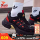 阿迪達斯（adidas）官方男鞋 25冬季新款復古時(shí)尚休閑運動(dòng)鞋低幫緩震耐磨保暖跑步鞋 黑/碳黑/中國紅【馬年限定】【熱銷(xiāo)款】 42 內長(cháng)260mm
