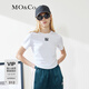 MO&Co.【涼感】個(gè)性膠章短袖圓領(lǐng)抽褶短款截短T恤上衣上裝摩安珂 漂白色 S 160
