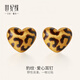 世紀緣豹紋愛(ài)心耳釘足金5D無(wú)氰琺瑯個(gè)性甜酷辣妹耳飾生日禮物送女友 1.14g