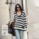 MO&Co.毛衣2024冬新品含馬海毛大V領(lǐng)條紋慵懶風(fēng)針織衫