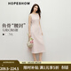 紅袖（hopeshow）大方得體絕美連衣裙2026春季新款女裝設計感一字領(lǐng)無(wú)袖收腰長(cháng)裙 杏粉色102 S