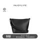 INJOYLIFE女士休閑斜挎包寬帶小包經(jīng)典中性風(fēng)單肩包真皮軟包水桶包媽媽包 黑色