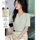 初申夏季短袖襯衫女時(shí)尚V領(lǐng)清爽綠色質(zhì)感肌理小衫上衣S52S022