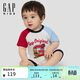 蓋璞（GAP）嬰幼兒2026春季新款logo印花撞色短袖連體衣兒童裝爬服867610
